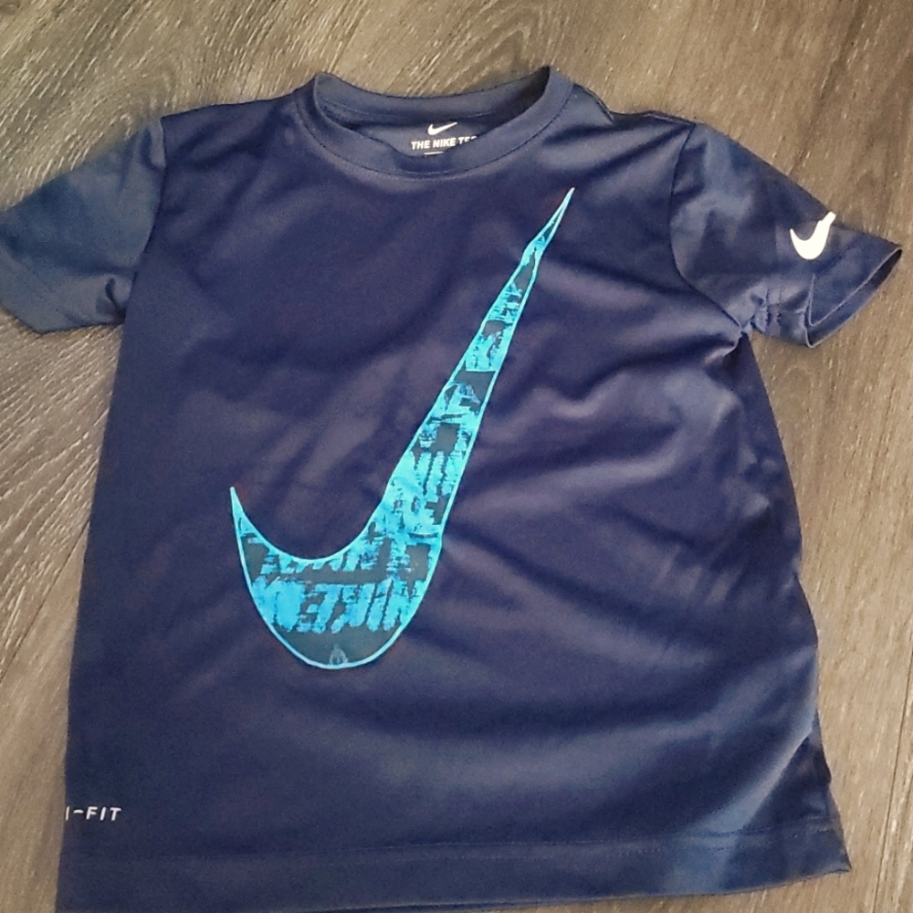 Nike dri-fit boys shirt